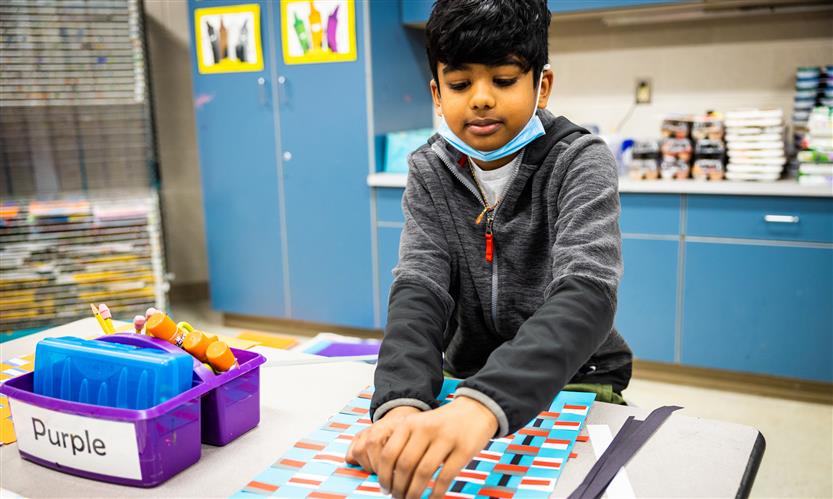 Students make kente cloths